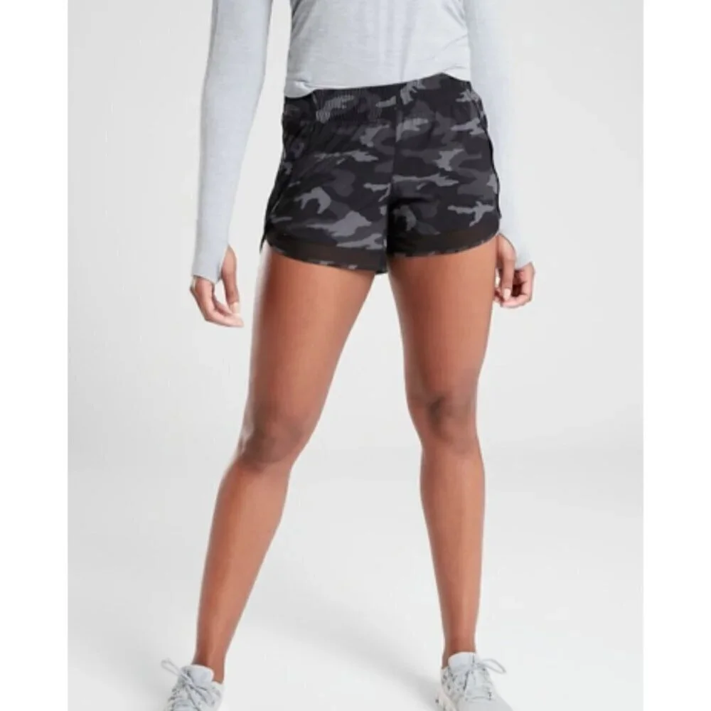 Athleta size M printed mesh racer run shorts camo pattern
